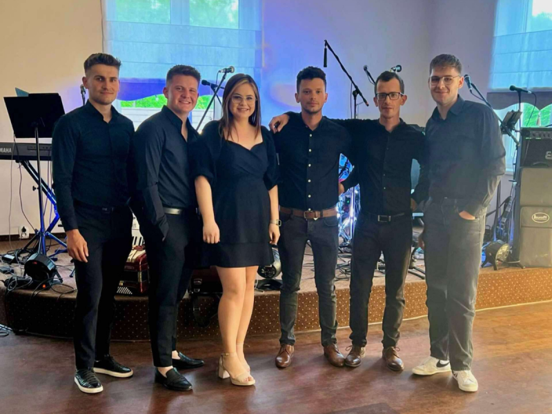 zespol-zacni zdjęcie prezentacji gdzie wesele