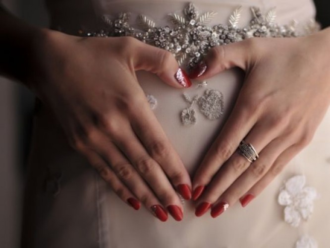 zobacz-ktore-gwiazdy-braly-slub-bedac-w-ciazy